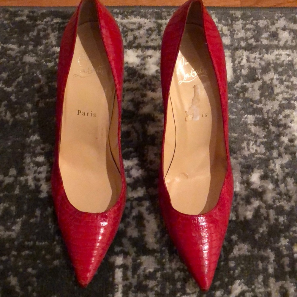 SOLD- Christian Louboutin Décolleté Red Pumps